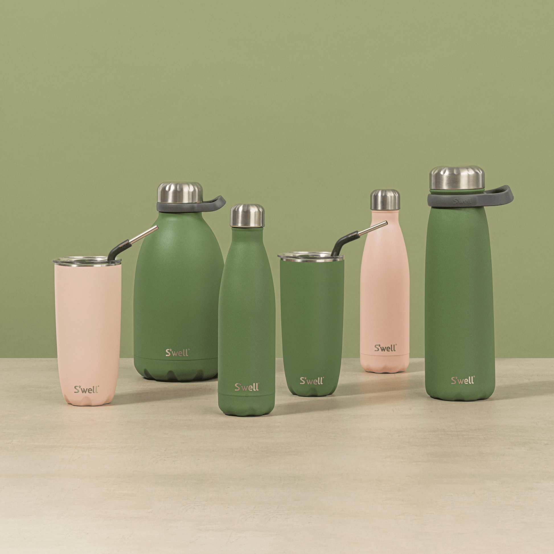 roamer-64oz-w9 Swell-64oz-GreenJasper-Roamer-Lifestyle.png