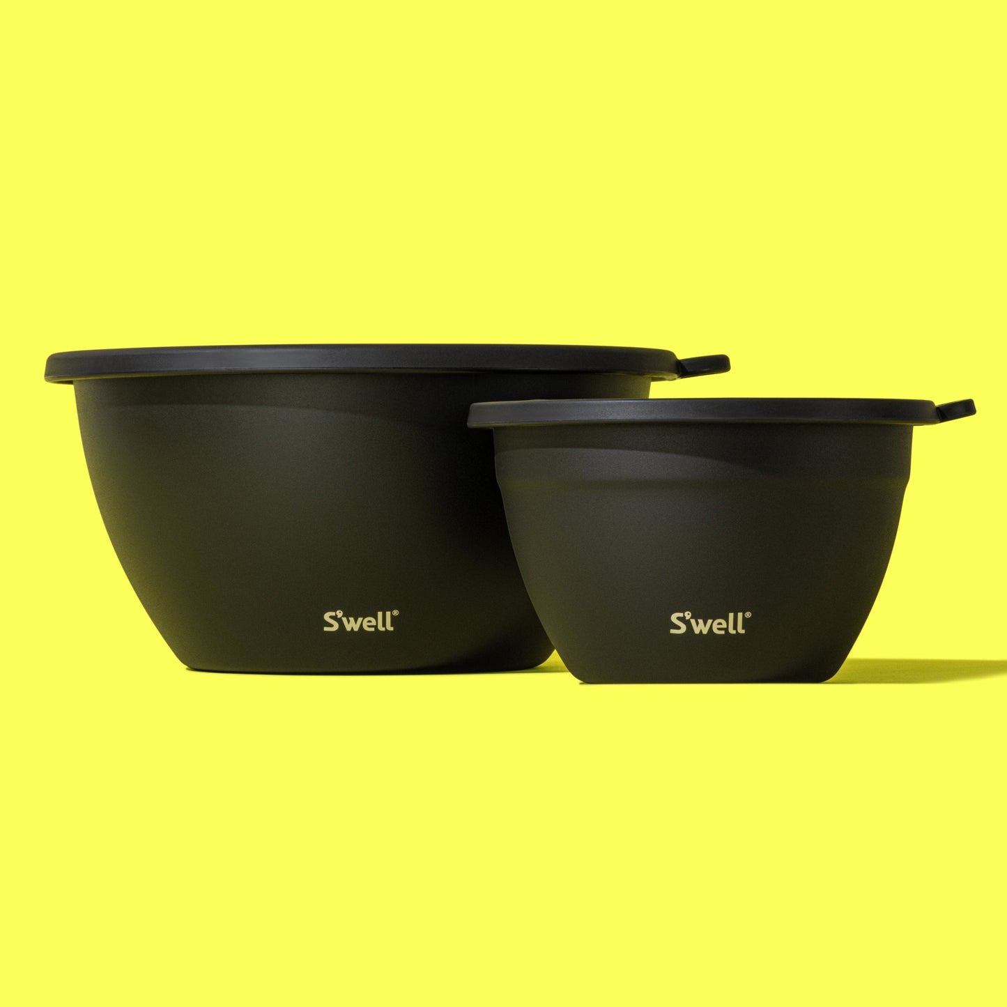 salad-bowl-kit-xl-184oz-y0 Swell-Onyx-Salad-Bowl-XL-Lifestyle.jpg