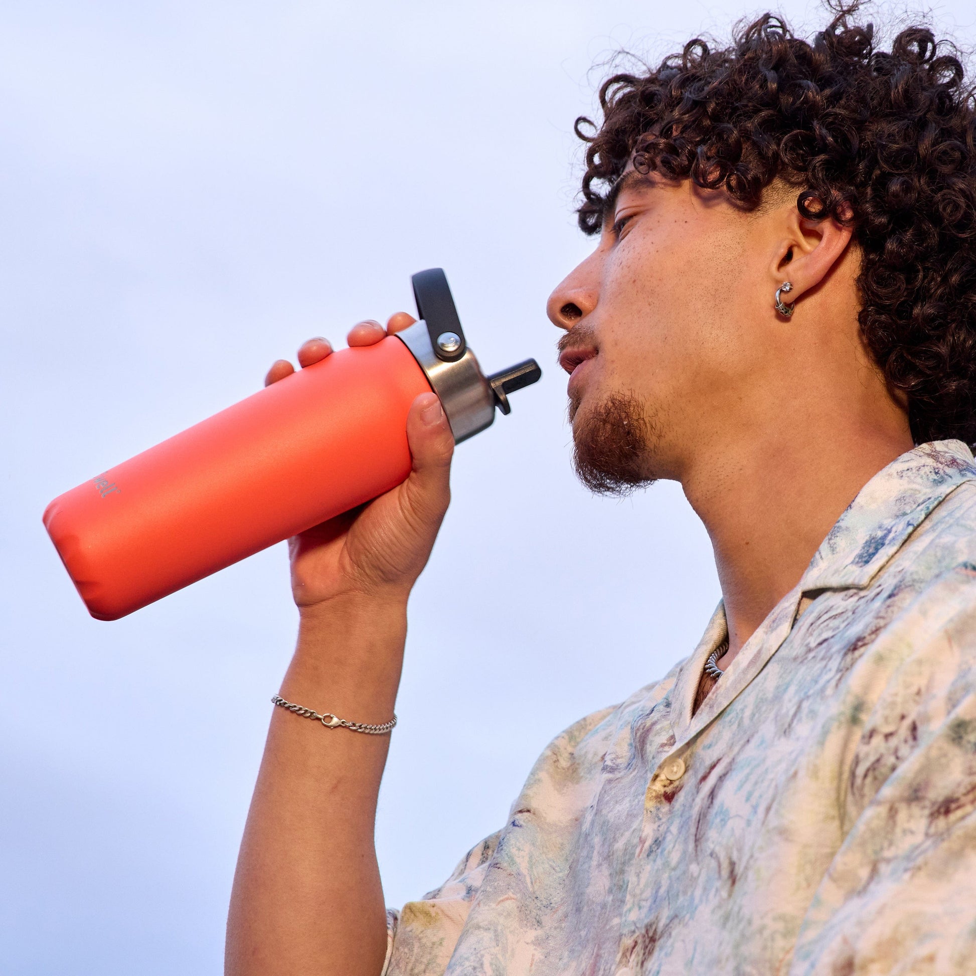 explorer-with-flip-straw-lid-24oz-w6 Swell-Radiant-Coral-Explorer.jpg