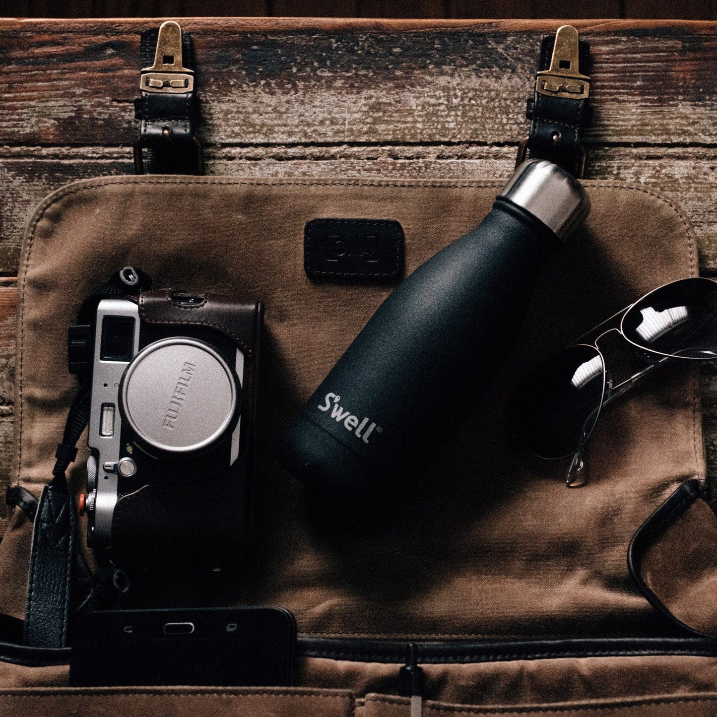 original-bottle-9oz-x1 Swell-Water-Bottle-9oz-Black-Onyx-LifeStyle.jpg