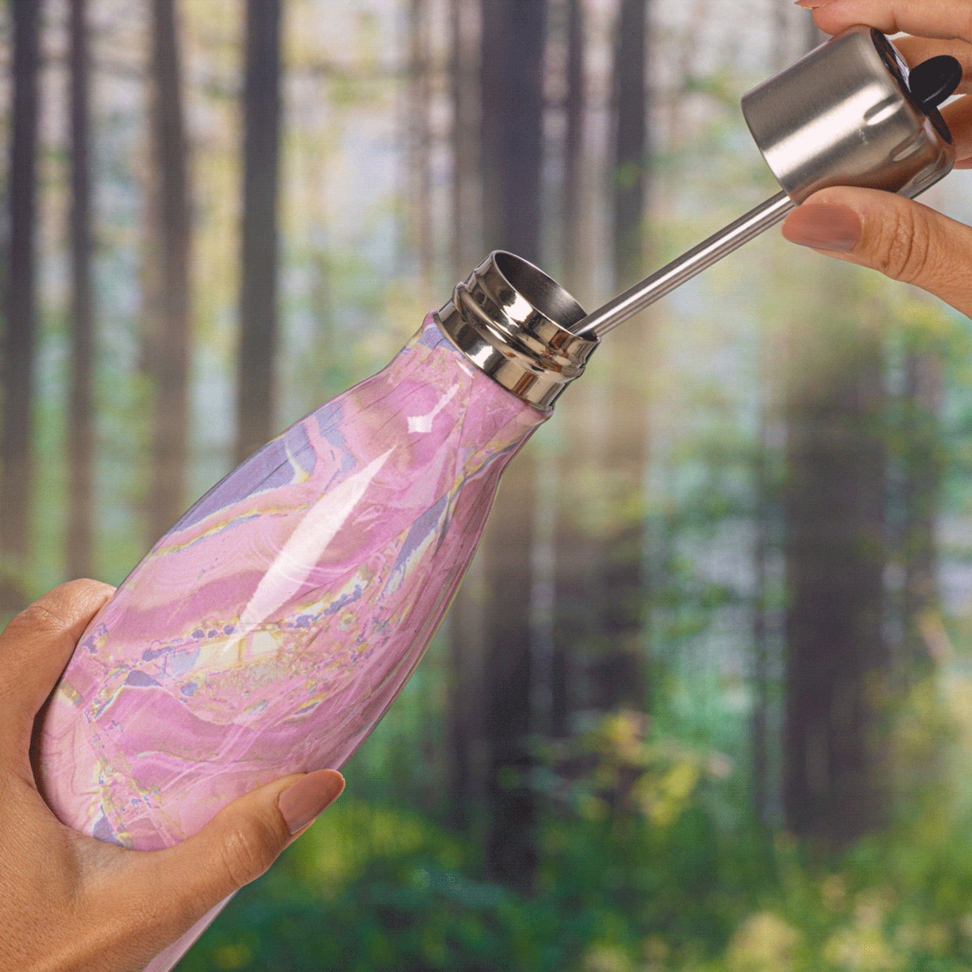 original-bottle-with-flip-straw-cap-17oz-x6 Swell-Water-Bottle-With-Straw-17oz-Pink-Geode-Rose-LifeStyle.jpg
