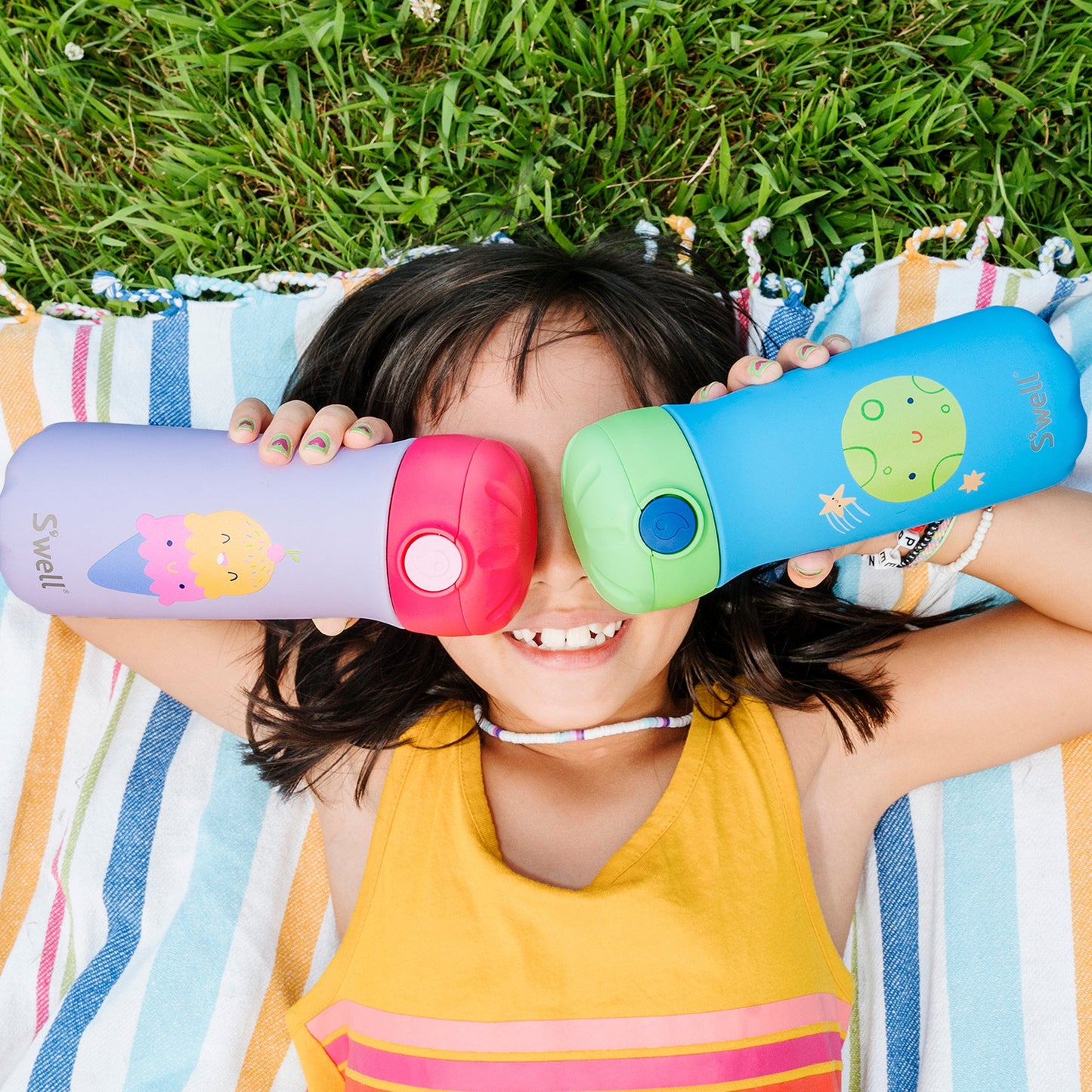 pop-top-traveler-14oz-y7 Swell_14oz_Kids_Pop_Top_Traveler_Happy_Scoops_Ice_Cream_Lifestyle.jpg