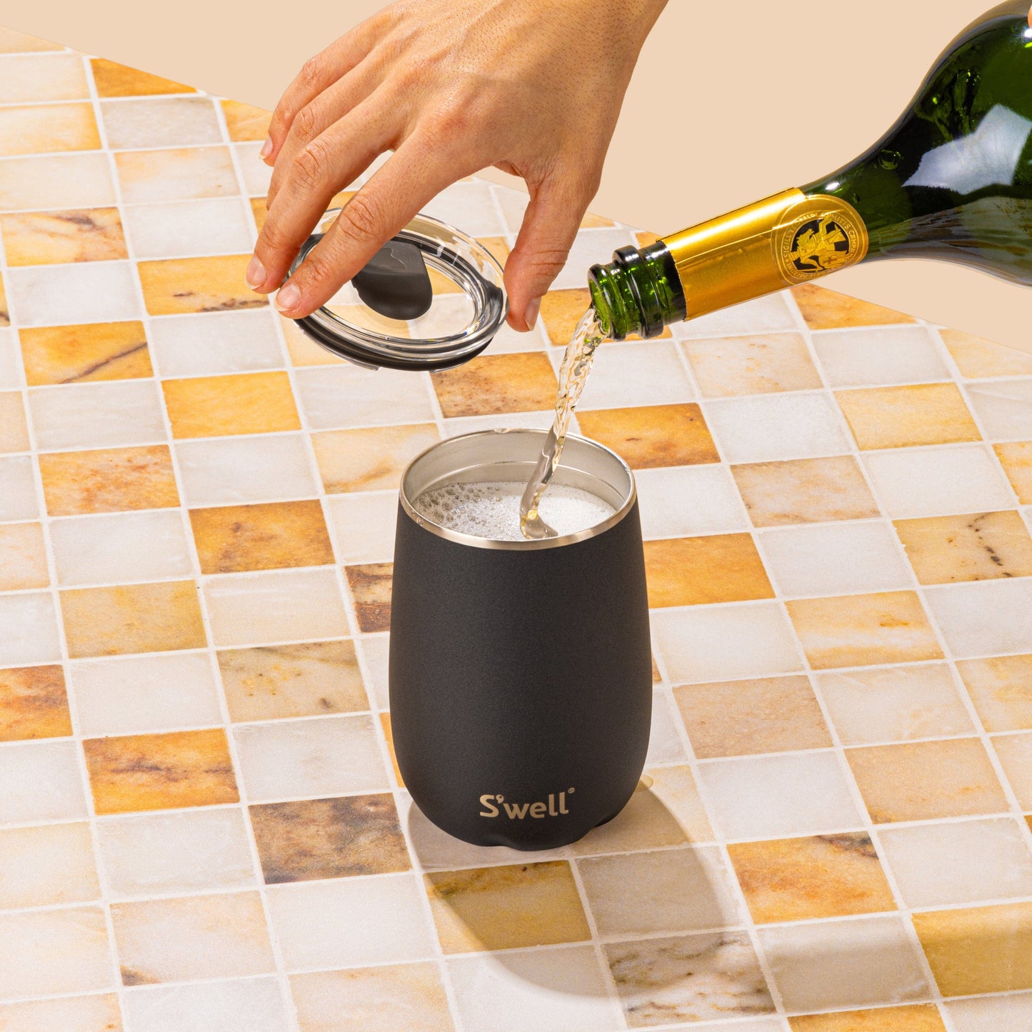 xl-sip-and-chill-bundle-g7 Swell_ONYX_XL_BARWARE_SET_Lifestyle-1.jpg